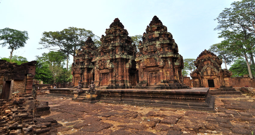 1 Day Angkor Wat With Small Circuit & Banteay Srei