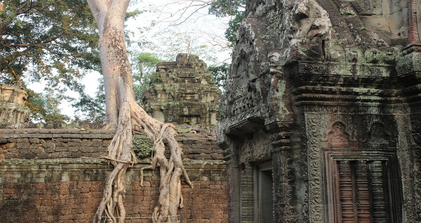 2 Days Small Circle & Banteay Srei & Floating Village