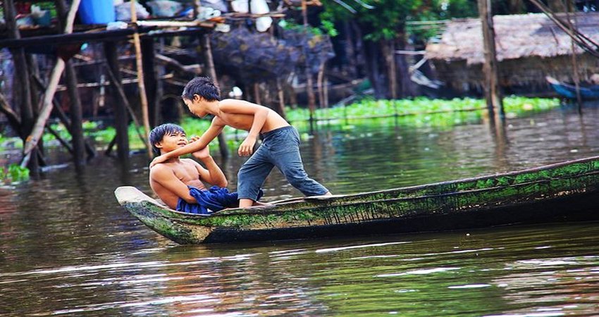 2 Days Small Circle & Banteay Srei & Floating Village