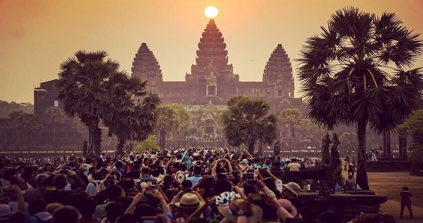 1 Day Angkor Wat With Small Circuit & Banteay Srei