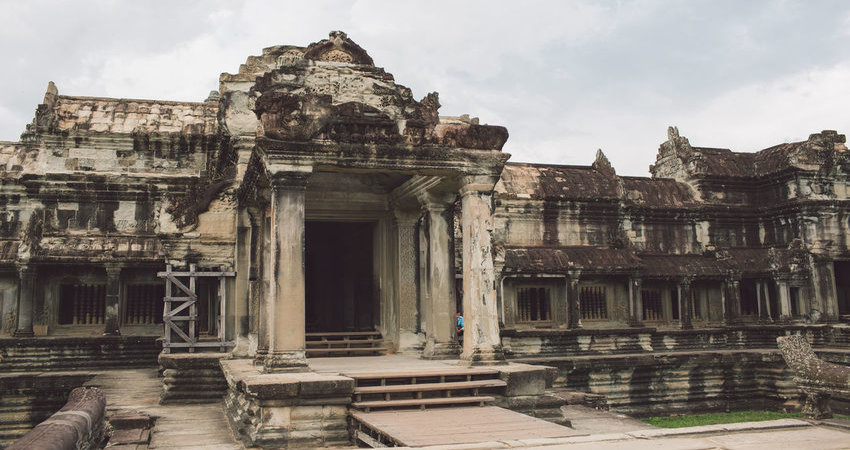 2 Days Small Circle & Banteay Srei & Beng Mealea & Floating Village