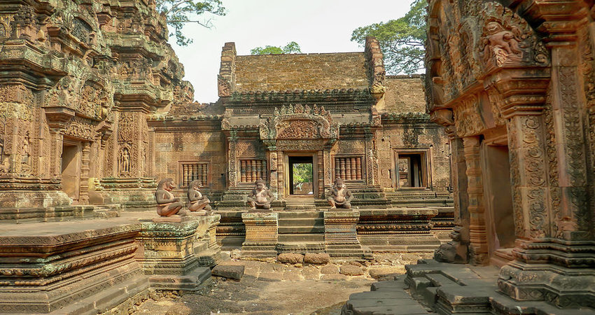 1 Day Angkor Wat With Small Circuit & Banteay Srei