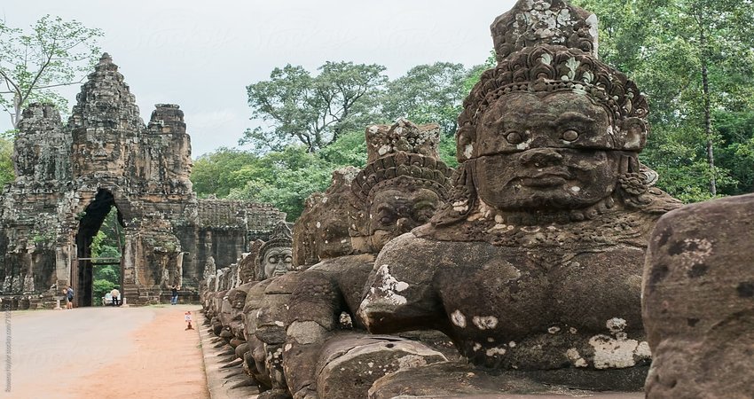 2 Days Small Circle & Banteay Srei & Floating Village