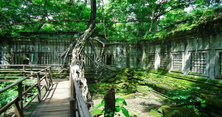 1 Day Banteay Srei & Kulen Mount And Beng Mealea