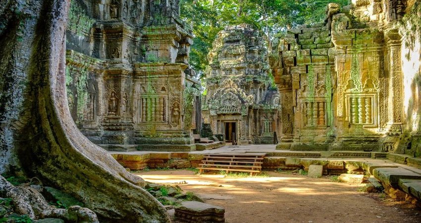 1 Day Angkor Wat With Small Circuit & Floating Village